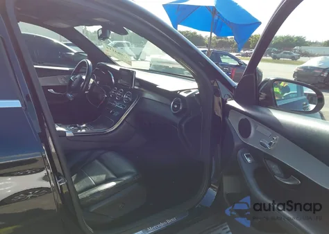 2019 Mercedes-Benz Glc 300 from USA, damaged, VIN WDC0G4JB2KV125584